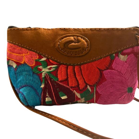 Guatemalan Huipil Floral Embroidered Crossbody Bag, Boho Artisan - Picture 3 of 5